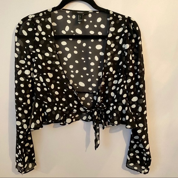 Forever 22 polka dot tie shirt - Picture 1 of 4